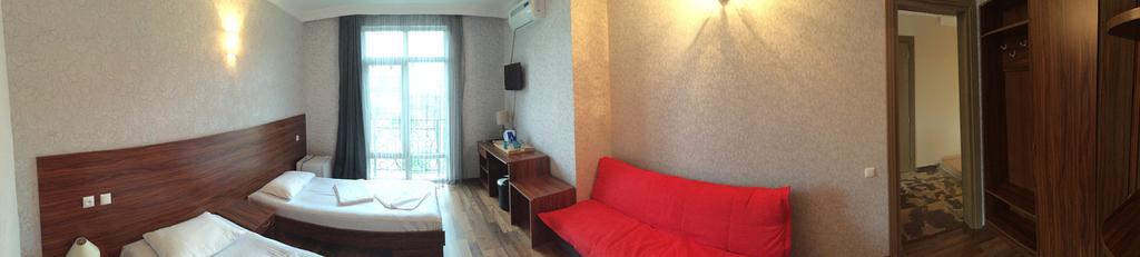 Guest House Smile Kobuleti Bilik gambar